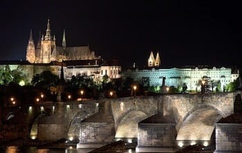 Prague_Castle_as_seen_at_night